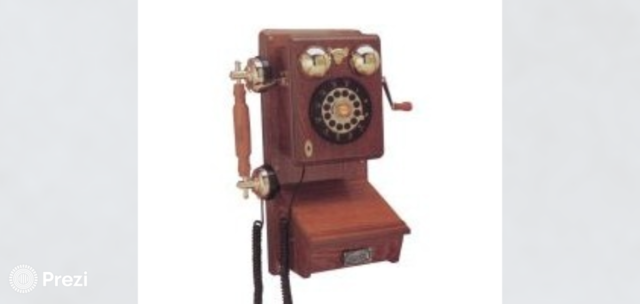 Primer Teléfono Publico