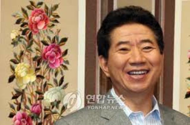 Former South Korean President Roh Moo-hey commits suicide