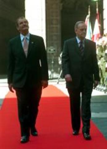 Primer Ministro Jean Chrétien visita México.
