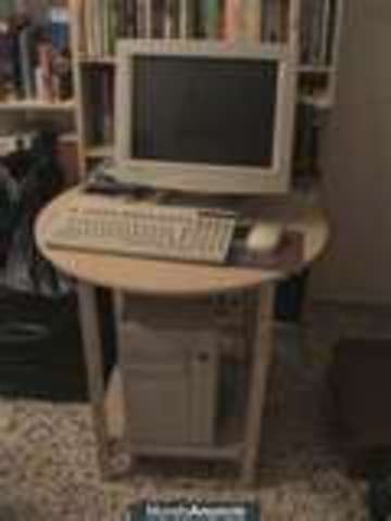 El ordenador ocupa medio cuarto