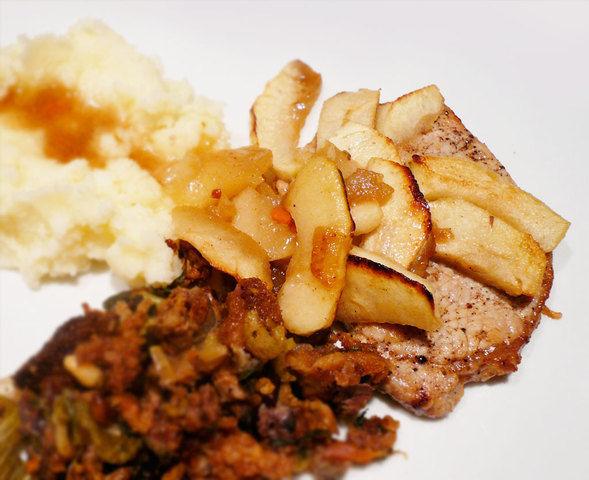 Cotes de Porc a la Flamande, Baked Porkchops with Apples
