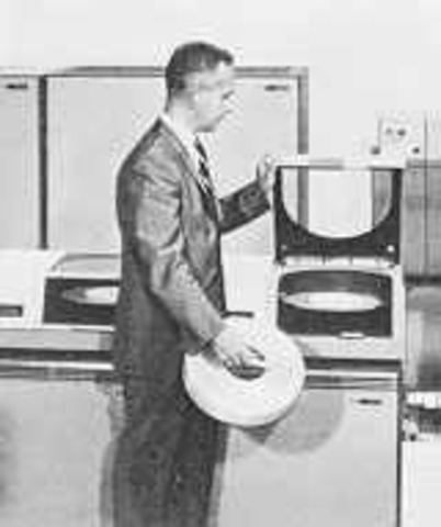 IBM PRESENTA SU MODELO1311