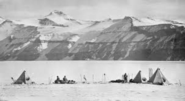 Robert Scott's  attempt to return. After reaching the pole, Robert Scott and 4 other men turned back to head back to the base. All the men were tried and exhausted. Evens part of the Exploration collapsed, and had severe frostbite.