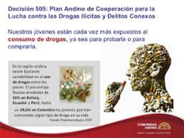 e aprueba el Plan Andino de Cooperación para la lucha contra las drogas ilícitas y delitos conexos y las normas comunitarias para facilitar la libre circulación de personas.