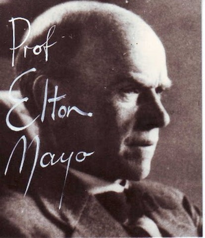 Elton Mayo (1880-1949).