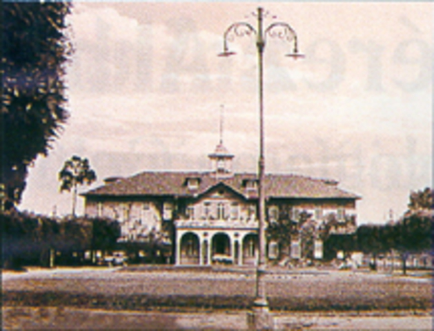 Fundación primera escuela privada