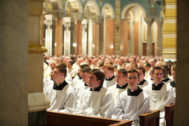 Funda su primer seminario