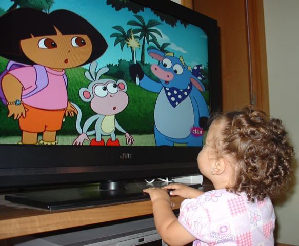 Inicia la emisión de programas educativos por la televisión