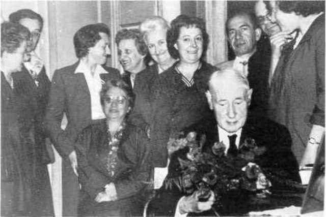 H. Wallon funda su laboratorio de psicopedagogía.