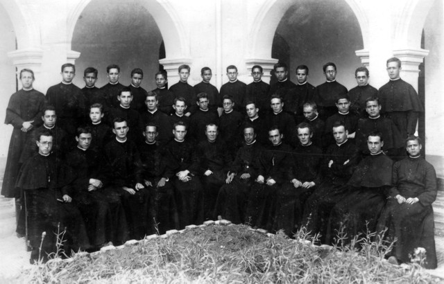 Garcia-Herreros  ingresa a seminario