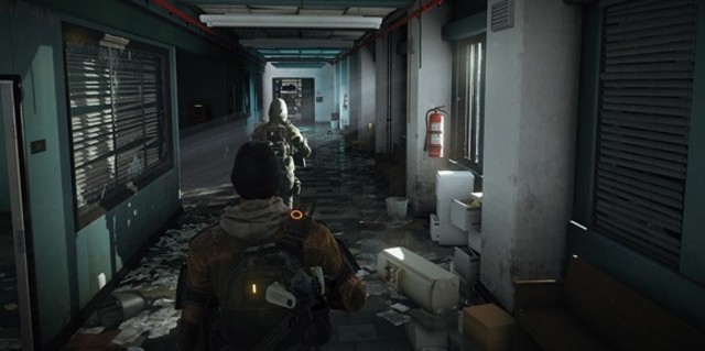 11.	Sam y Nerea entrando en FK7 (edificio)