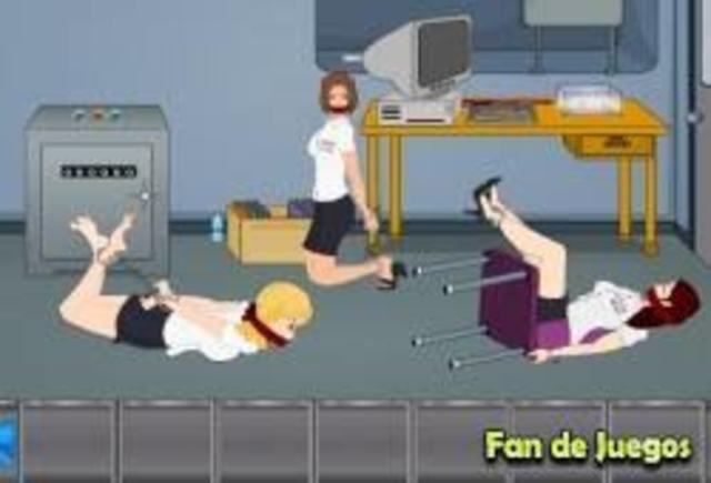 23.	Derek y sam en el suelo amarrados, naoko y nerea dándole golpes a dos enanos armados con navajas