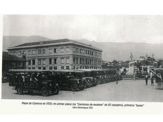 Edificio carre, tejelo