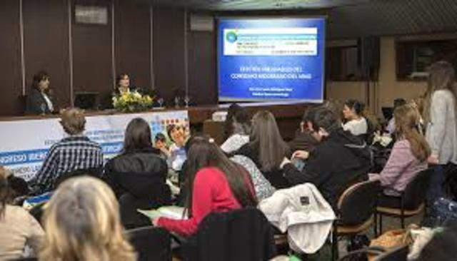 Simposio Internacional y se determinan los principios básicos del sistema presupuestario.