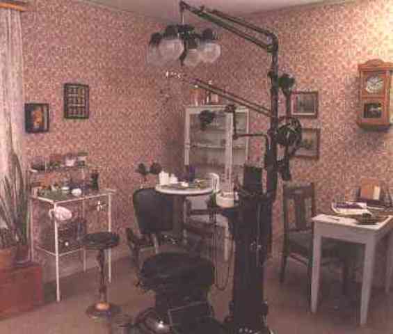 1880 Sillón dental hidráulico Dr. Matti Äyräpää