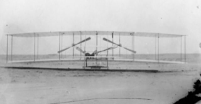 Primer Vuelo de un Avión