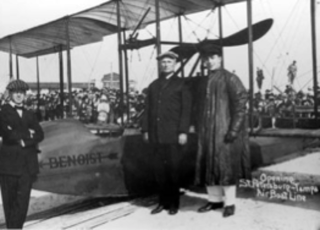 Primer Vuelo Comercial