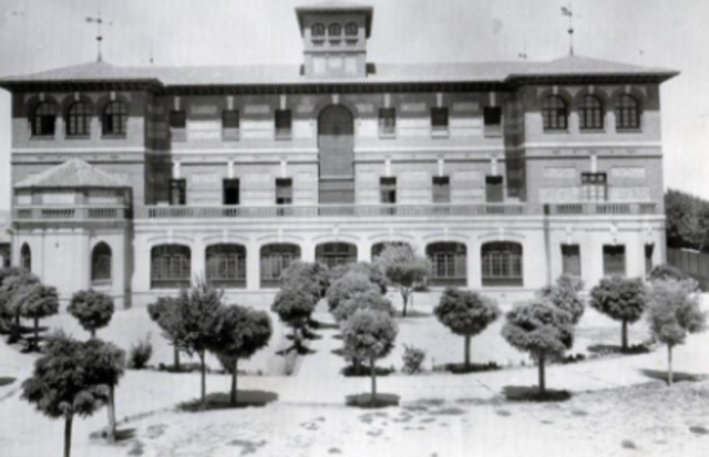 El padre Eudes funda su primer Seminario