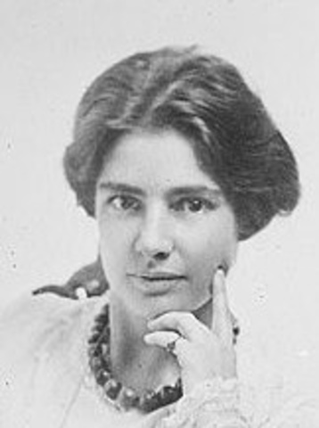 Twain's daughter Clara is born