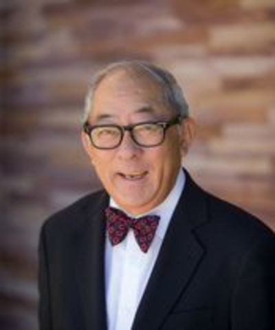 WILLIAM OUCHI, es autor de la teoría Z: Cómo pueden las empresas hacer frente al desafío japonés. Profesor Norteamericano y autor del campo de dirección de empresas. Nació en Honolulu, Hawai, E.U.A.