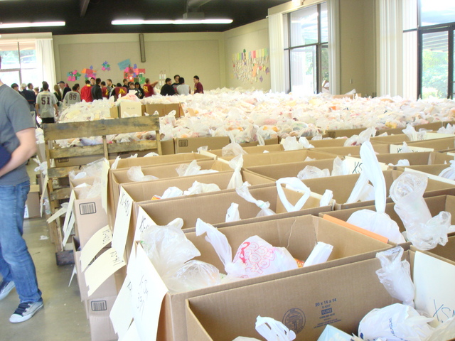 Preparing 800 Christmas Dinners for Local Families