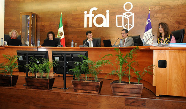 IFAI multa a empresas