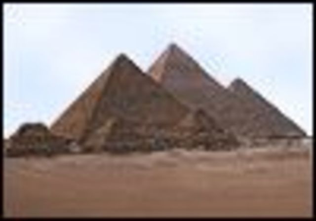 Pyramids of Giza built