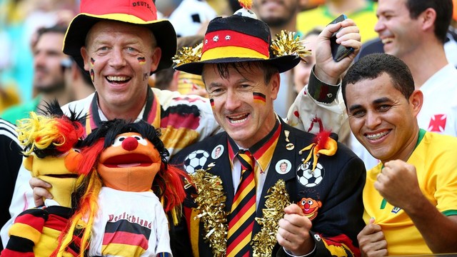 Público: 74 738 (Torcedores vendo a partida)