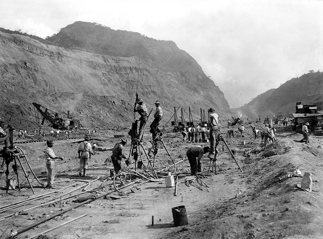 Construcción de un camino por los españoles en Panamá