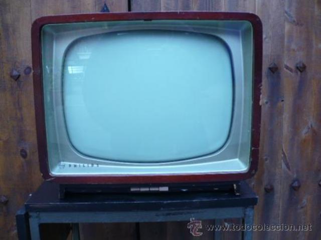 Naci el 19/10... En casa Televisor a lampara y Radio AM/FM