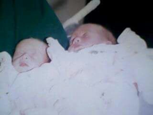 NACIMIENTO DE MIS HERMANAS