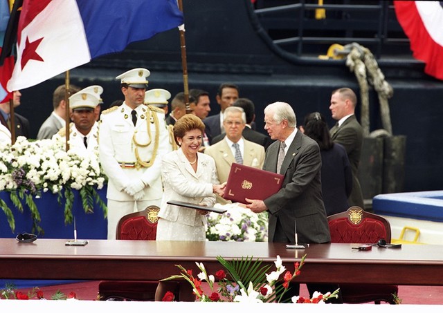 REVERSION DEL CANAL DE  PANAMÁ