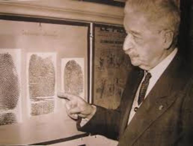 Edmond Locard Came Up With the Principal "every contact leaves a trace"