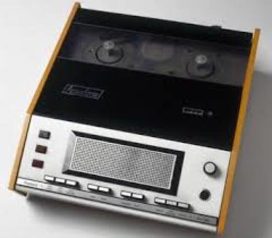 Se inventó la contestadora digital de teléfono