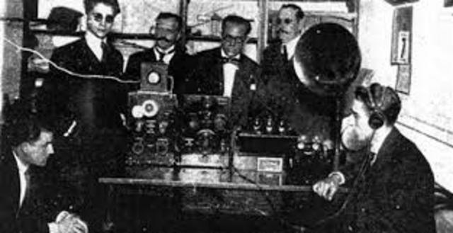 Nace la Radiodifusión comercial