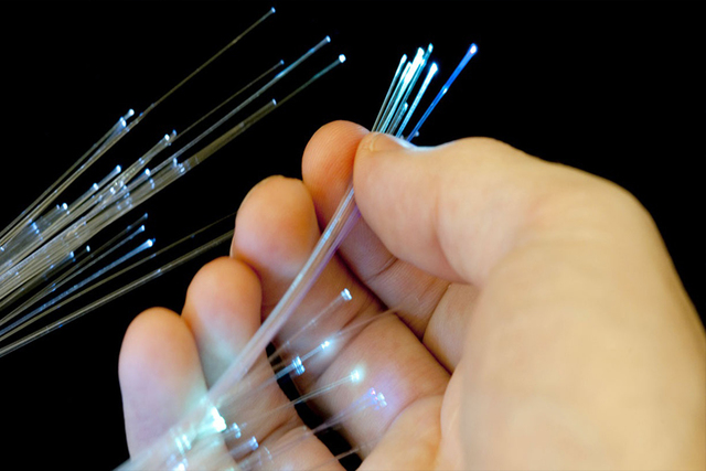 En 1992 entró en funcionamiento el TAT-9, un cable de fibra de mayor capacidad.