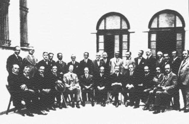 Primer Congreso Internacional de Higiene en Bruselas.