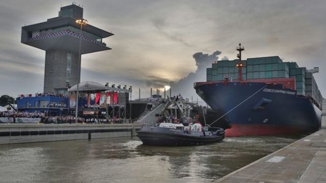 Reversión del Canal a Panamá 1999