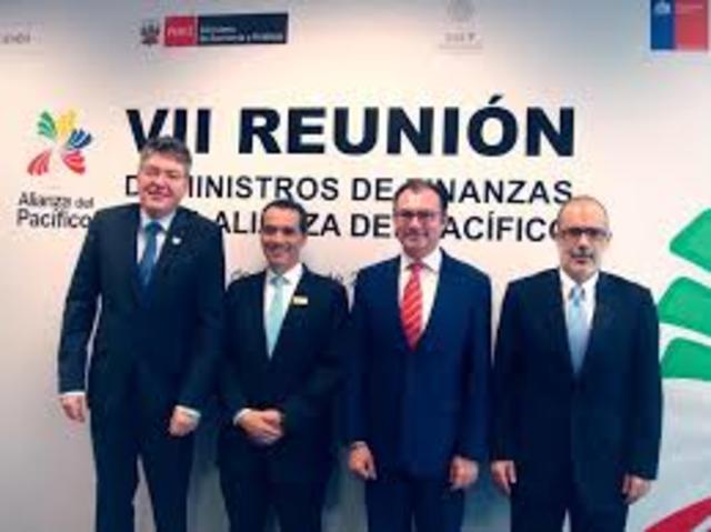 Santiago de Chile, Chile. Se realizó el Primer encuentro de Ministros de Finanzas de Alianza del Pacífico. Se anunció también el cierre de negociaciones en el componente comercial.