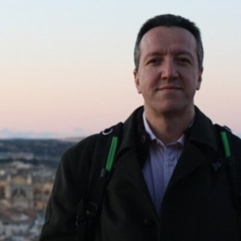 Archive-Based hYbrid Scatter Search (AbYSS)