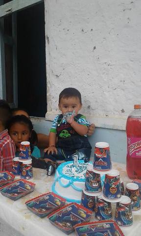 ALEJANDRA CELEBRA YA UN (1) AÑO CON SU HIJO