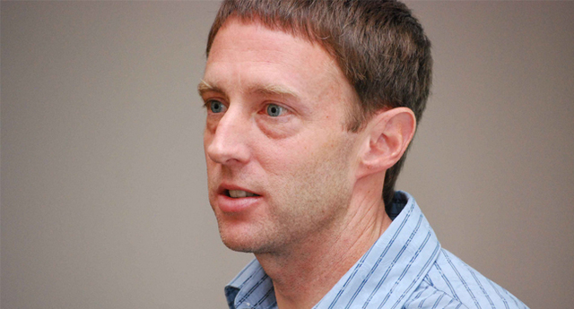 KEVIN POULSEN Y KISS FM