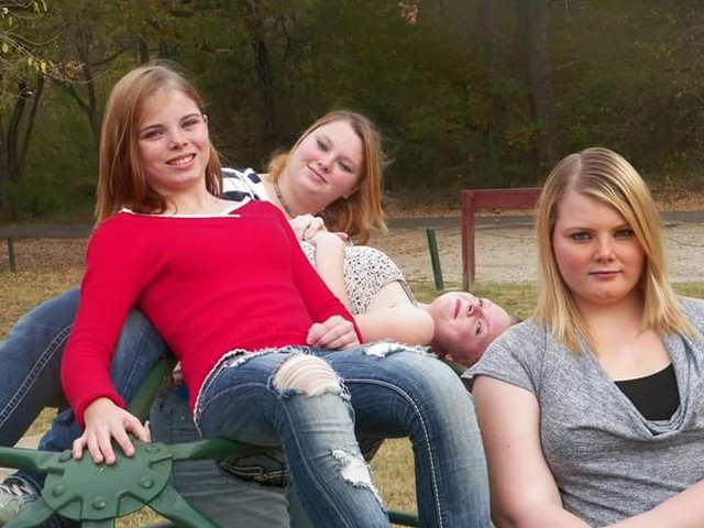 Children (pictured are Katie Austin Bundick, Jennifer Nicole Fitzgerald, Lindsey Roynelle Fitzgerald, and Brittany Machelle Fitzgerald names in order of age)