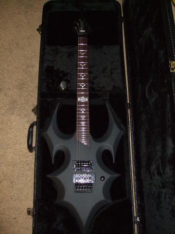 Primera guitarra eléctrica