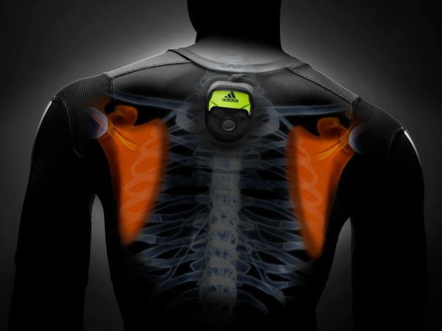 nike y adidas en la tecnologia y la ropa