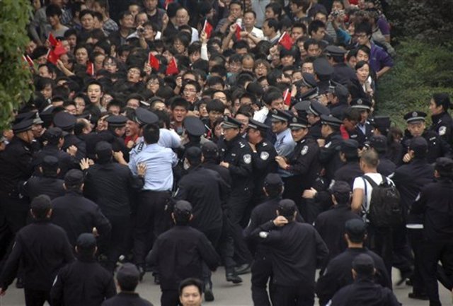 China allows rowdy anti-Japanese protests