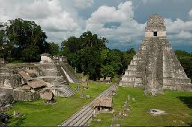 DESAPARICIÒN DE LA CIVILIZACION MAYA