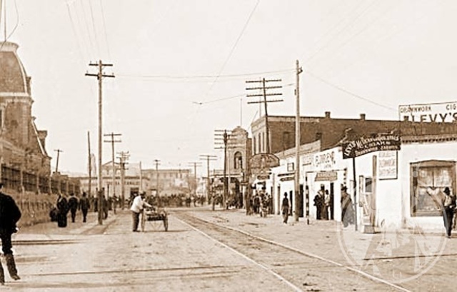 Llega el ferrocarril al paso del Norte