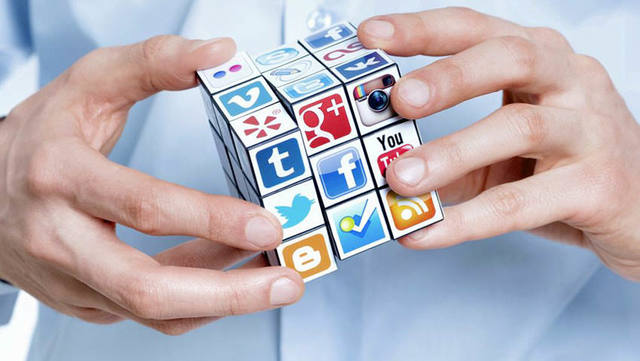 LINEA DEL TIEMPO: REDES SOCIALES