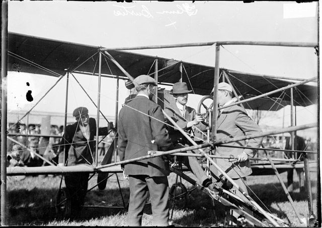 Aviator Glenn Curtiss 1910